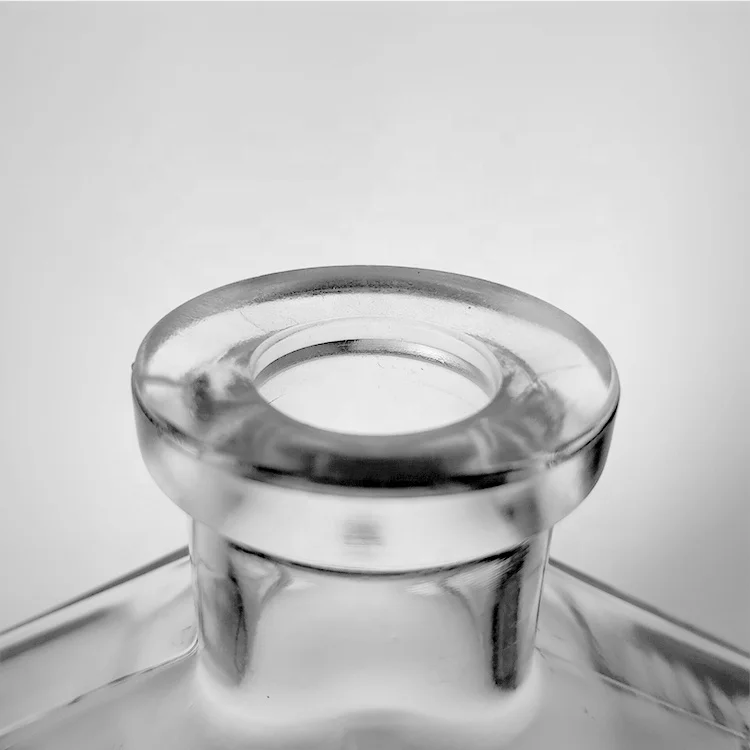 Good Glass Bottle Manufacturer in China Super Flint Special Looking Stand Hexagon 700ml Glass Unique Shape Liquor Glass Bottle