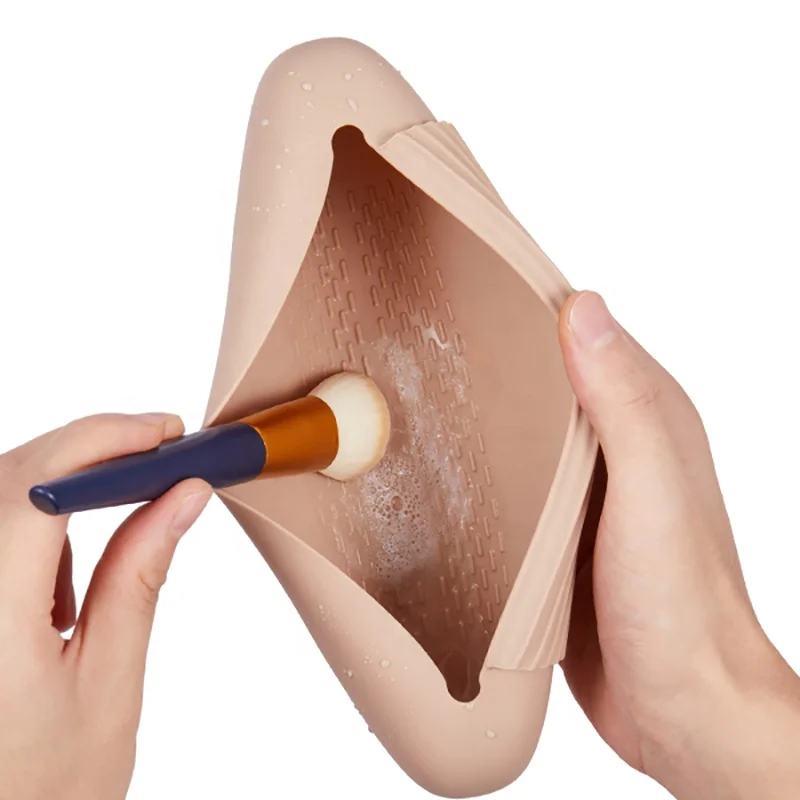 Professional Makeup Case Customized Logo Pattern Shape Magnetic Makeup Brushes Pouch Silicone