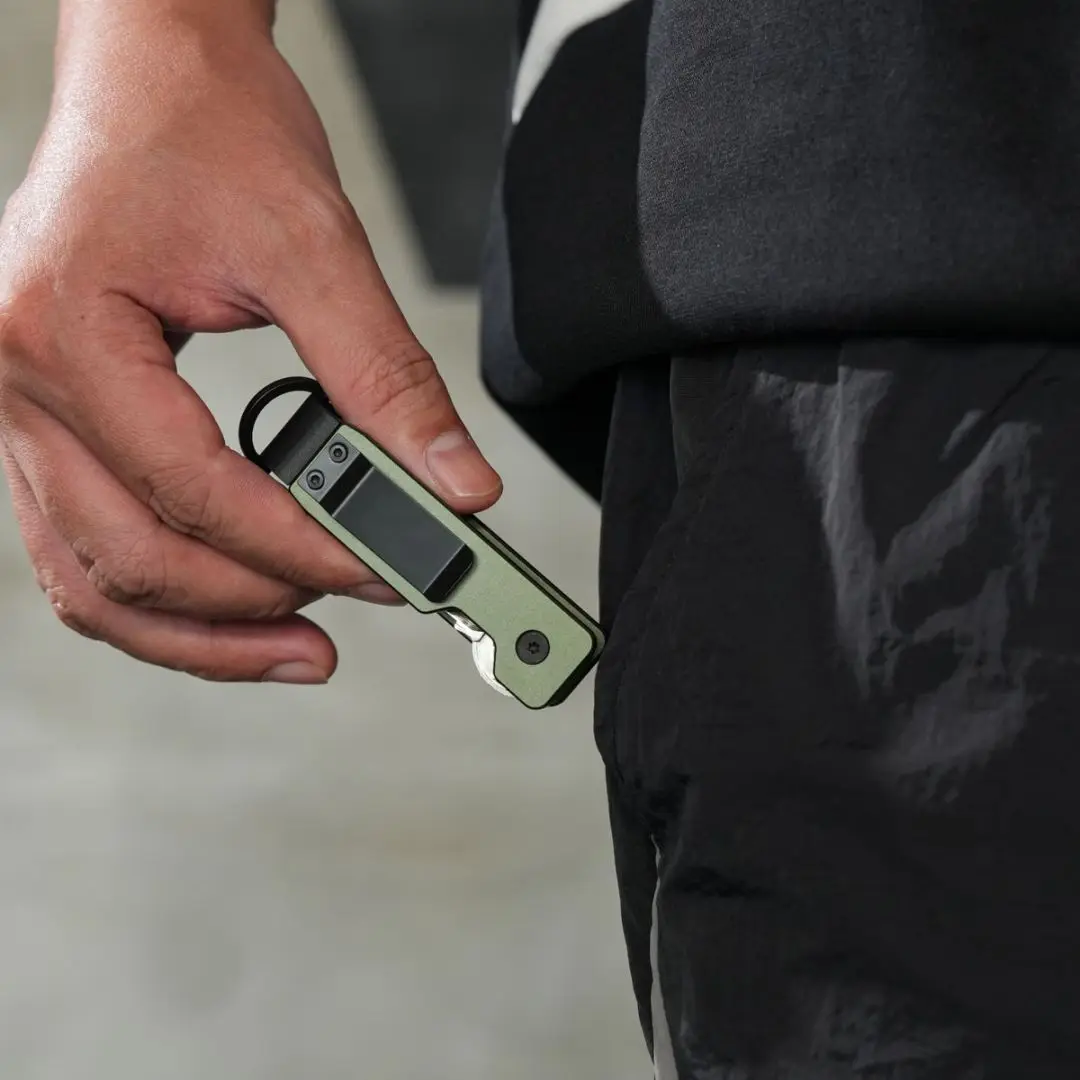 New Minimalist Innovative Keyholder Compact Metal Keychain Lightweight and Portable Aluminum Alloy Key Manager