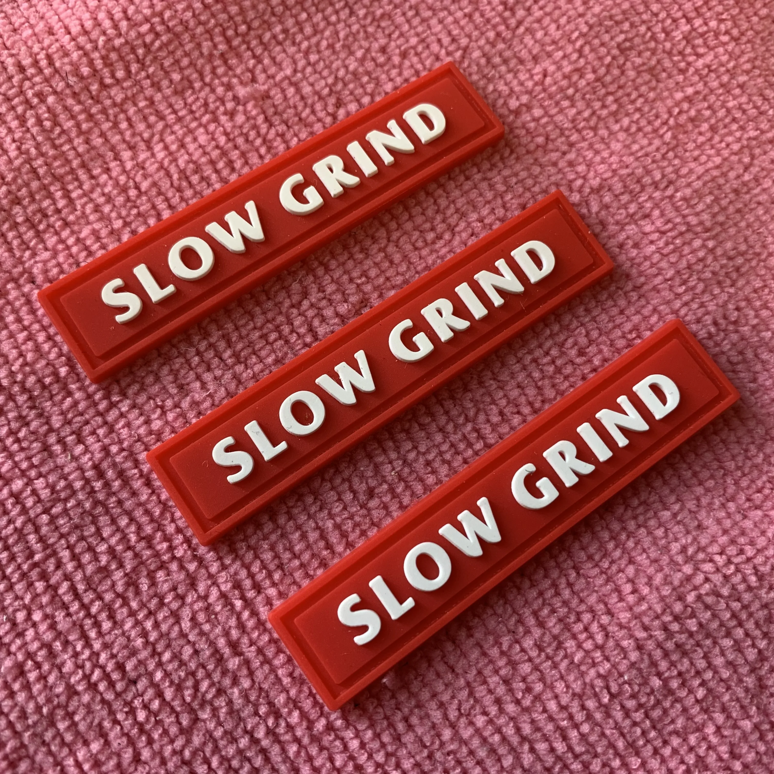 fashion design waterproof soft PVC rubber label for bag,no minimum order embossed logo silicone rubber label