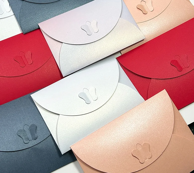 Sobre Custom Spot UV Gold Stamping Logo Black Paper A7 Gift Card Holder Packaging Self Seal Envelopes Wedding Card Envelope