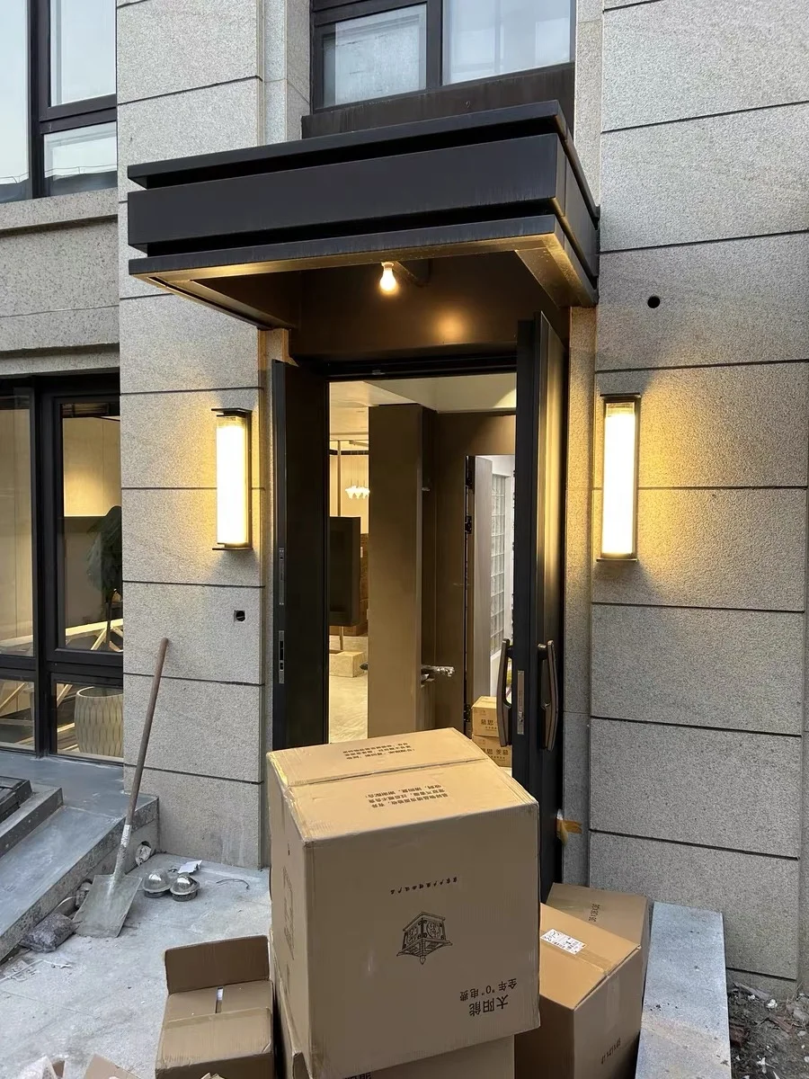 Large scale solar garden wall lamps with price advantages from the source factory, villa garden wall solar wall lamps