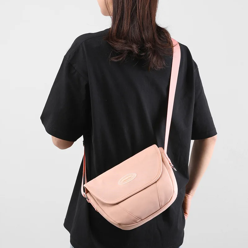 New Designer Solid Color Large-capacity Waterproof Oxford Cloth Safe Material Zipper Messenger Bag Women Crossbody Bag