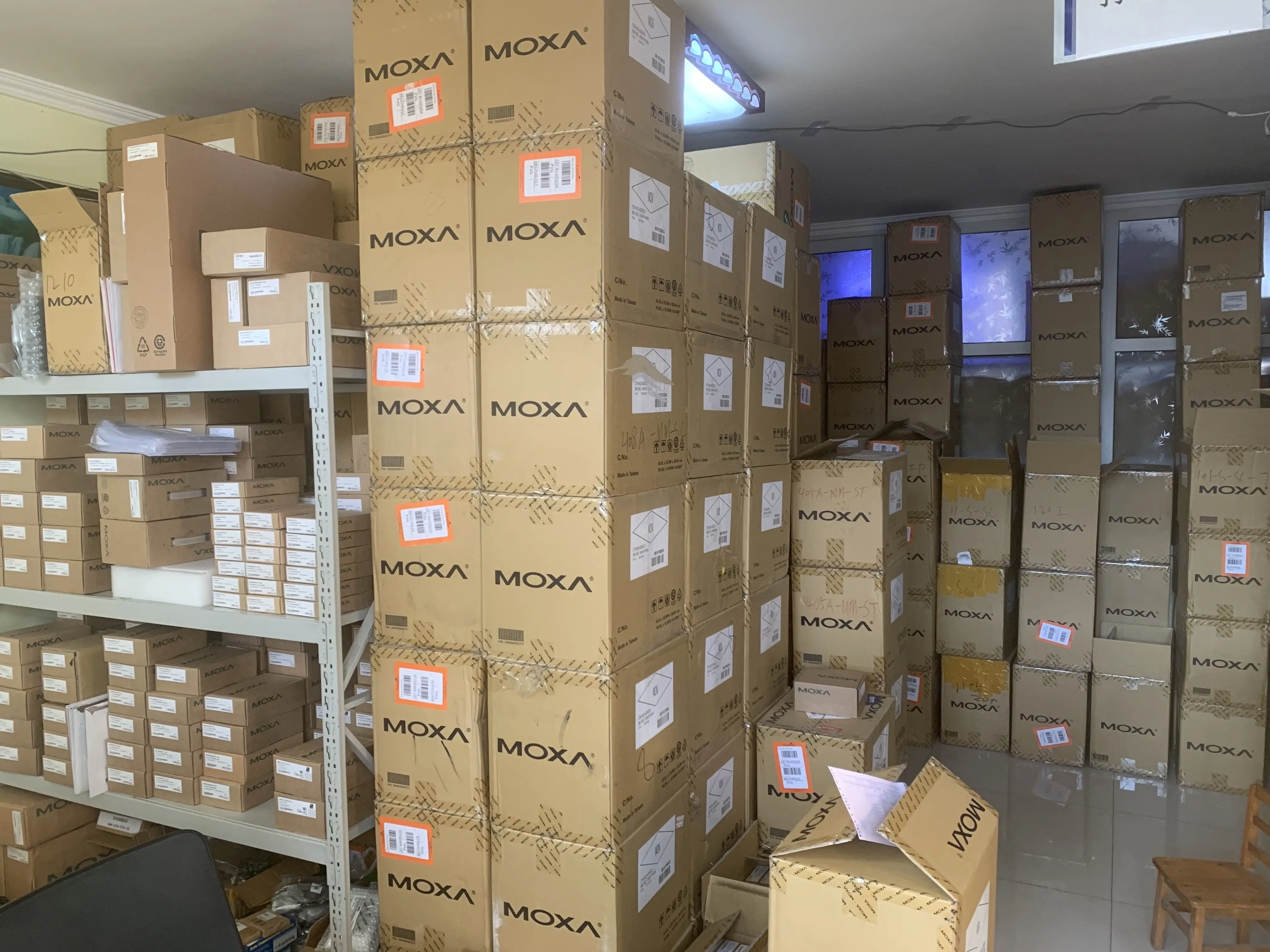 MOXA NPort 5650-8-DT 8-port RS-232/422/485 desktop device server with DB9 male connectors