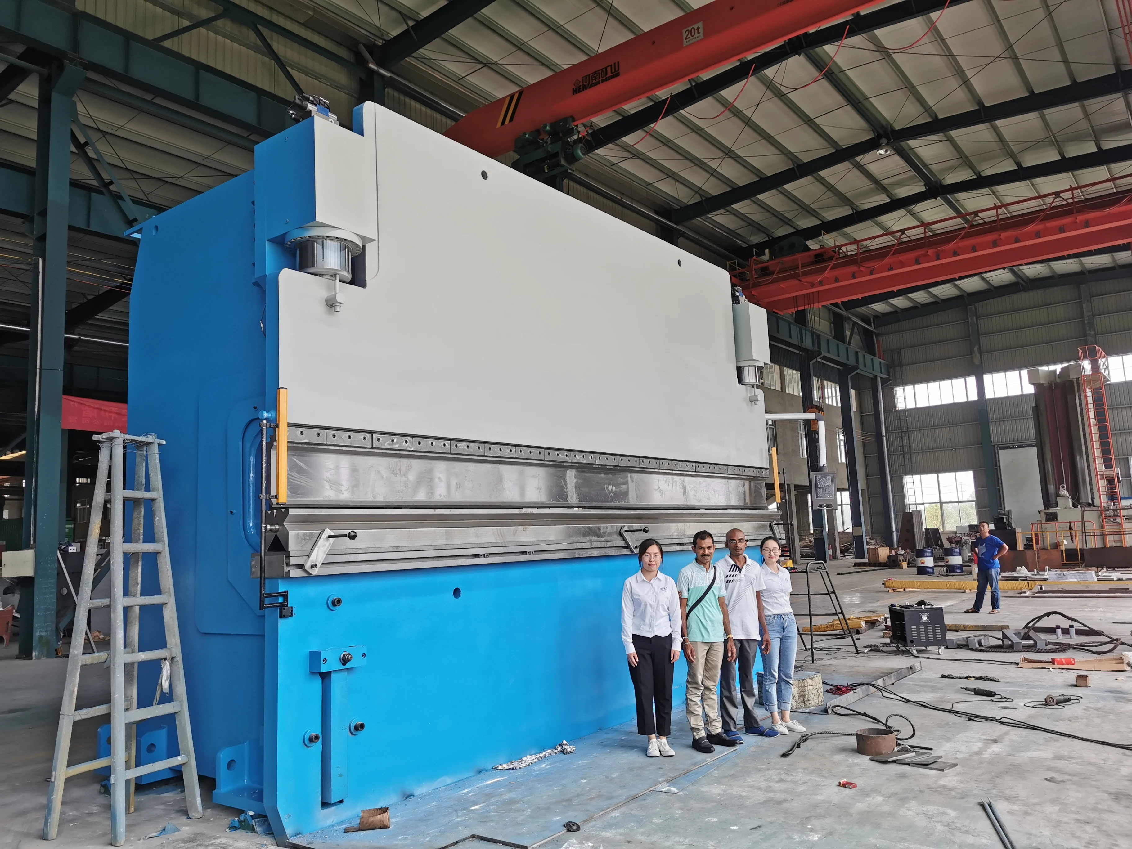 
hydraulic cnc 6m press brake machine 