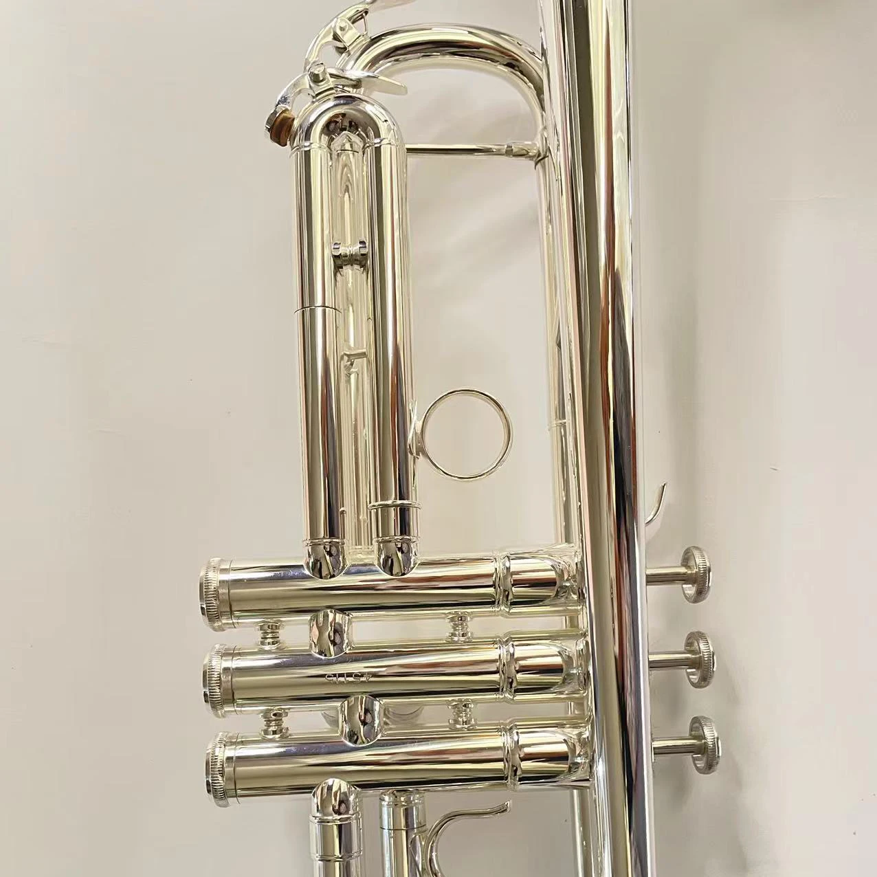 student model playing Bb tuning yellow brass material nickel plated finished trumpet