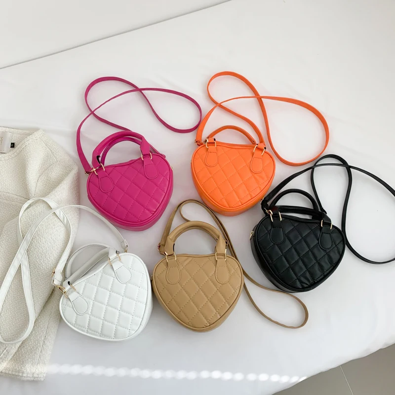 Latest design heart shape women handbag vegan leather mini purse for girls lady