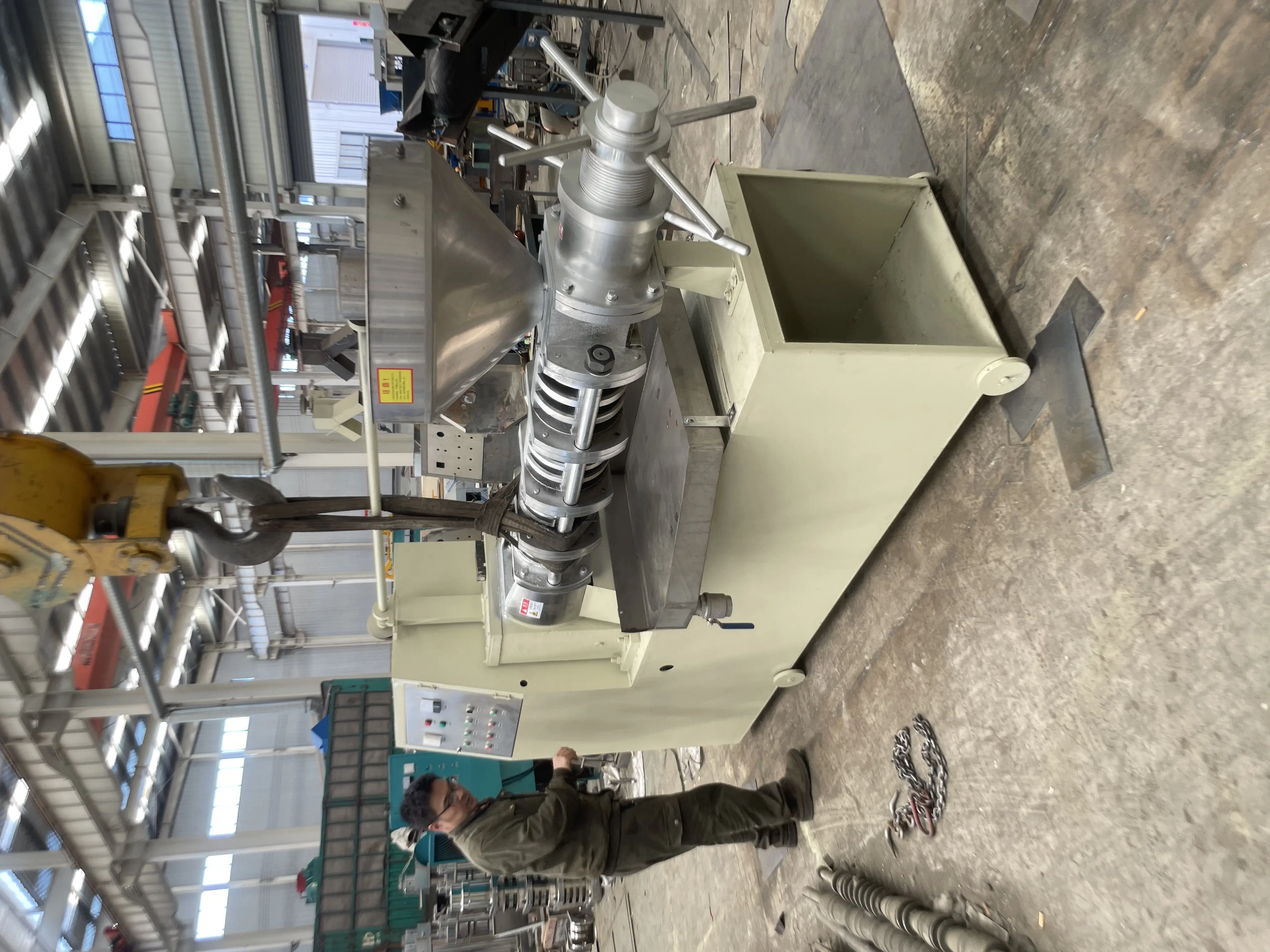 160 Hot and cold peanut oil press