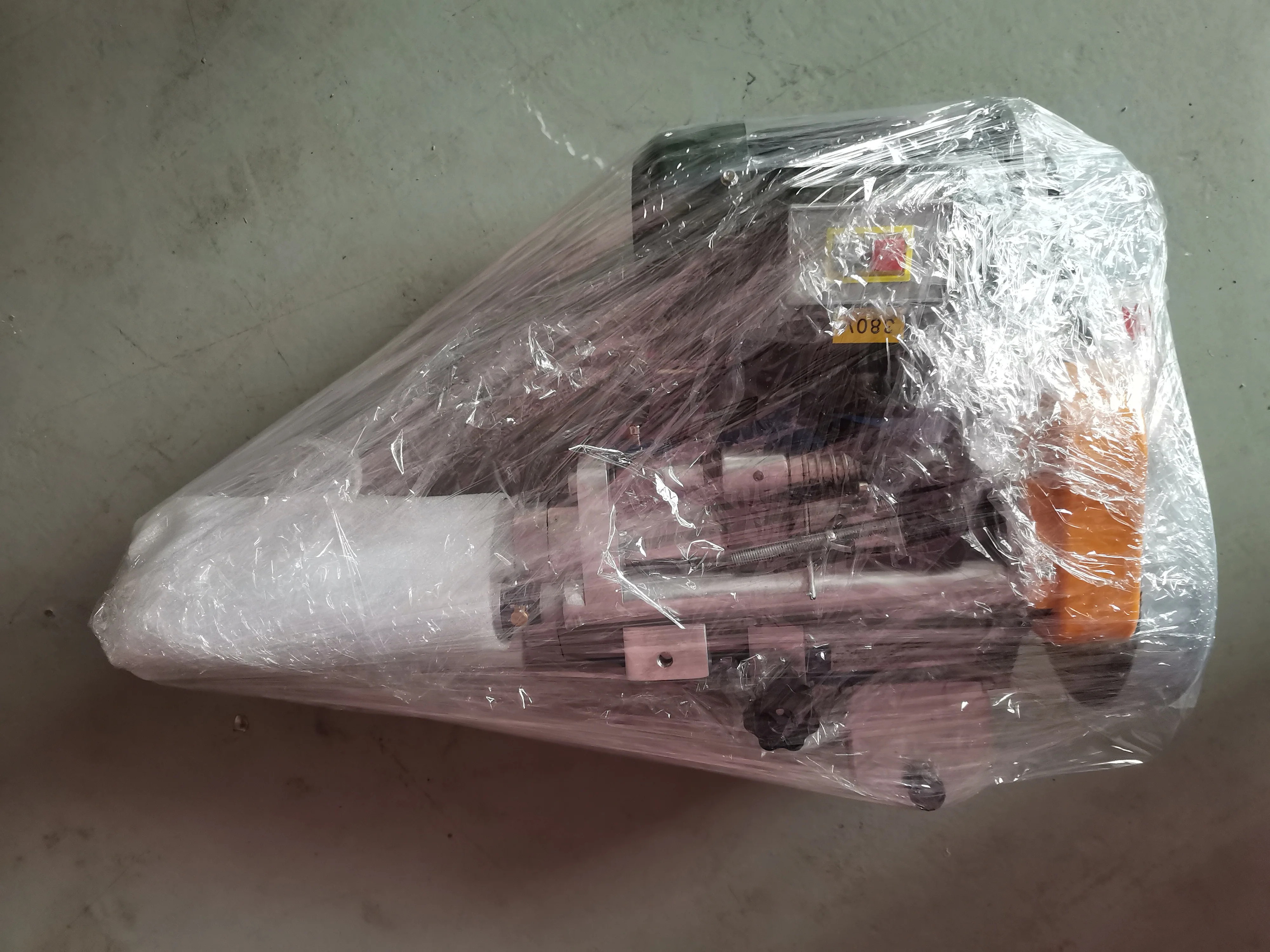 Hard Roller Shoe Yellow Gluing Cementing Machine