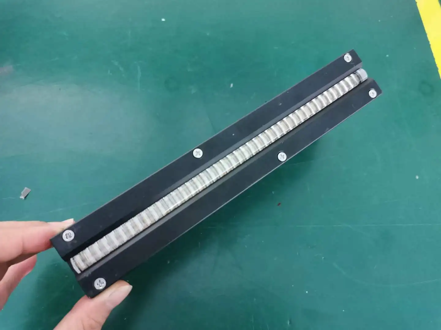 High-Power Irradiation 200*10mm 240W LED UV Curing System Curing for Adhesive UV glue 395nm Wave length by Air Cooling