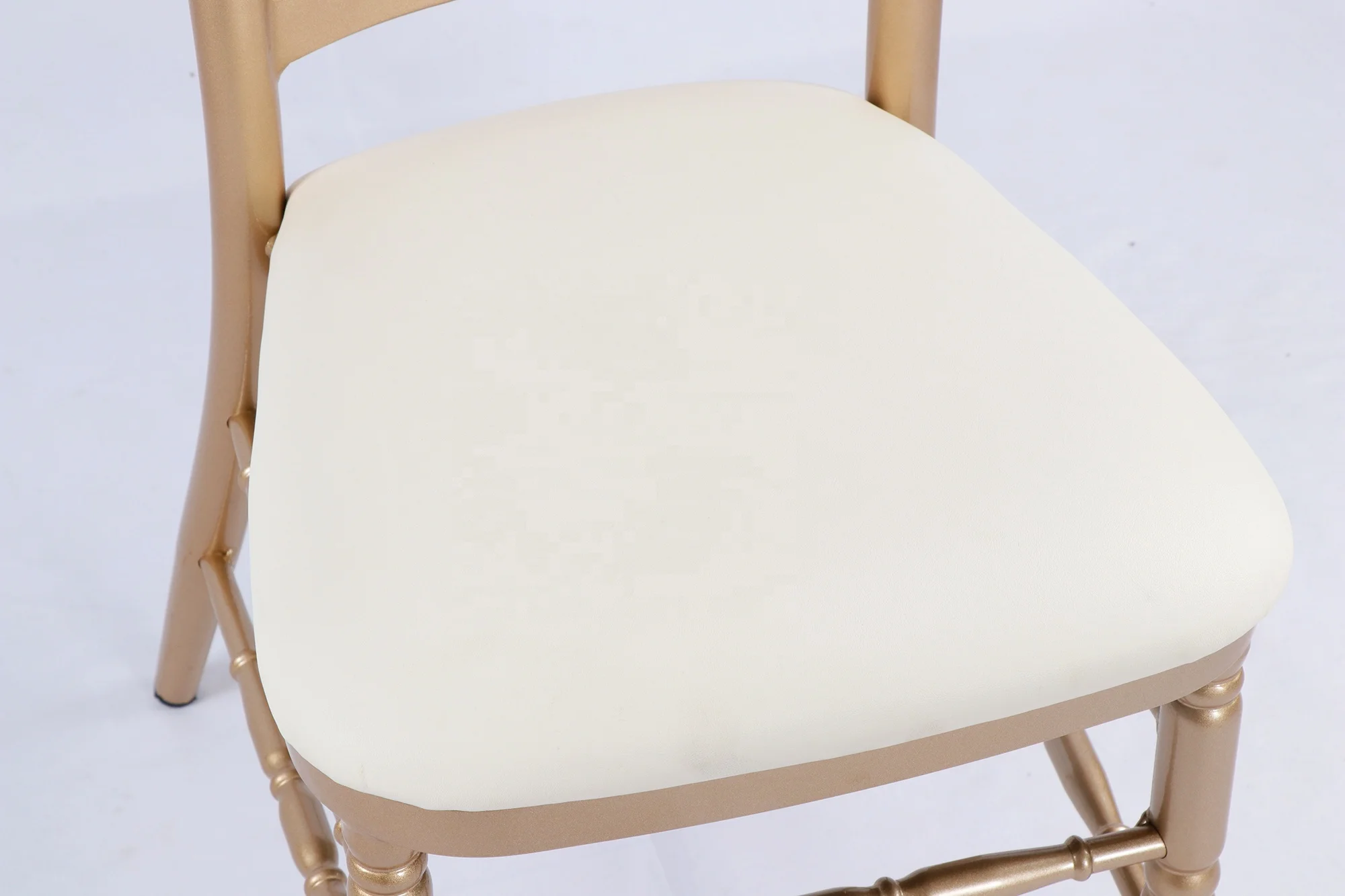 Оптовая продажа, шикарный Металлический Стул Chiavari с высокой спинкой из золотистого алюминия, свадебный стул Наполеона