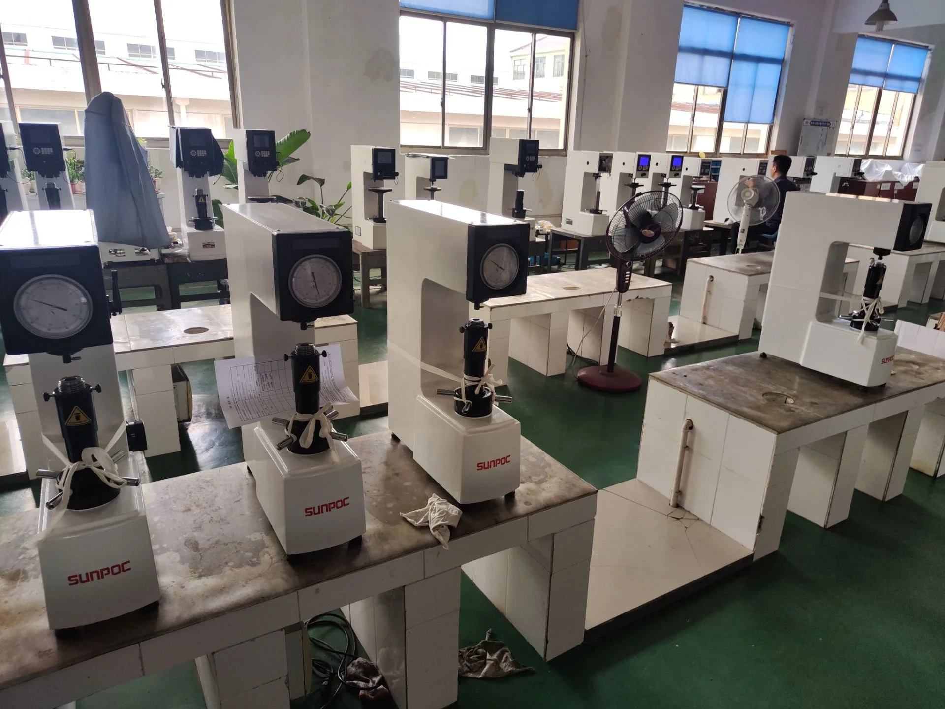 Hardness tester metal touch screen manual rockwell hardness tester with built-in printer