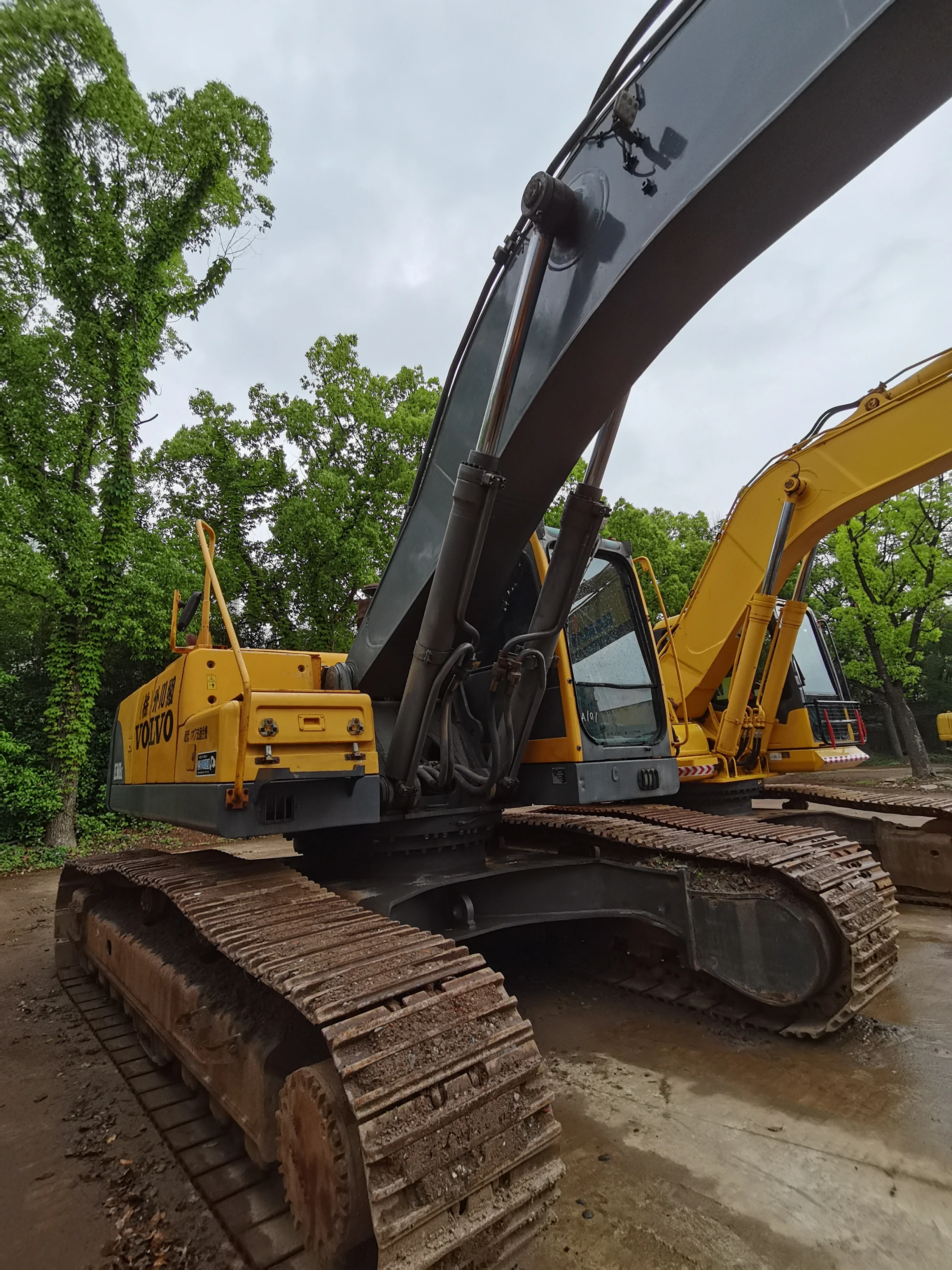 ZiHui High Efficiency Used Excavator Volvo 360B Second Hand Hydraulic Crawler Excavator Volvo 360B