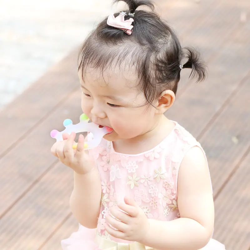 Wholesale Bpa Free Custom Safety Baby Toy Crown Silicone Teether