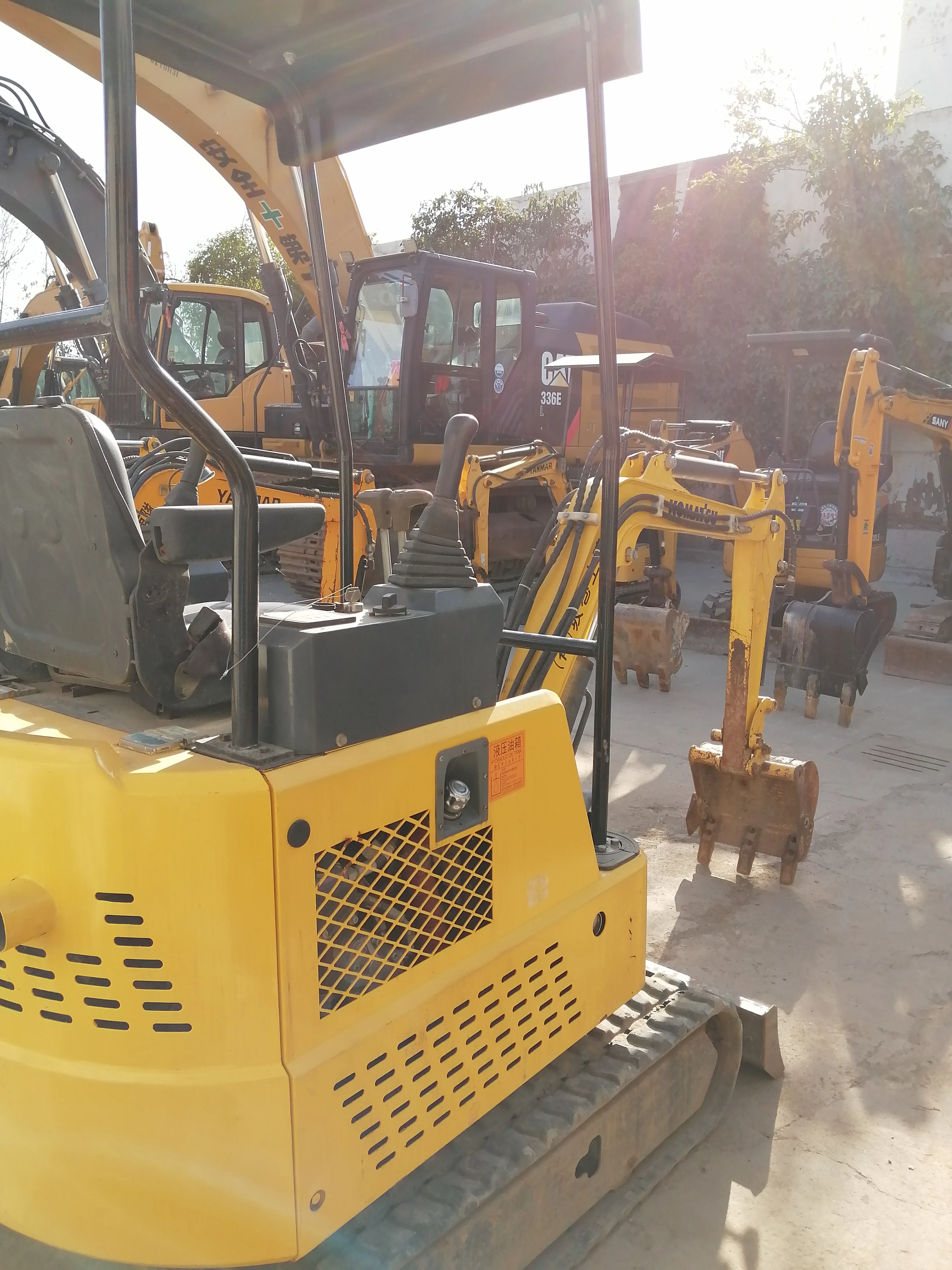 Second hand komastu pc15 pc30 pc35 pc40 pc55 mini excavator Japan 90% new cheap price good quality Komatsu micro used pc15