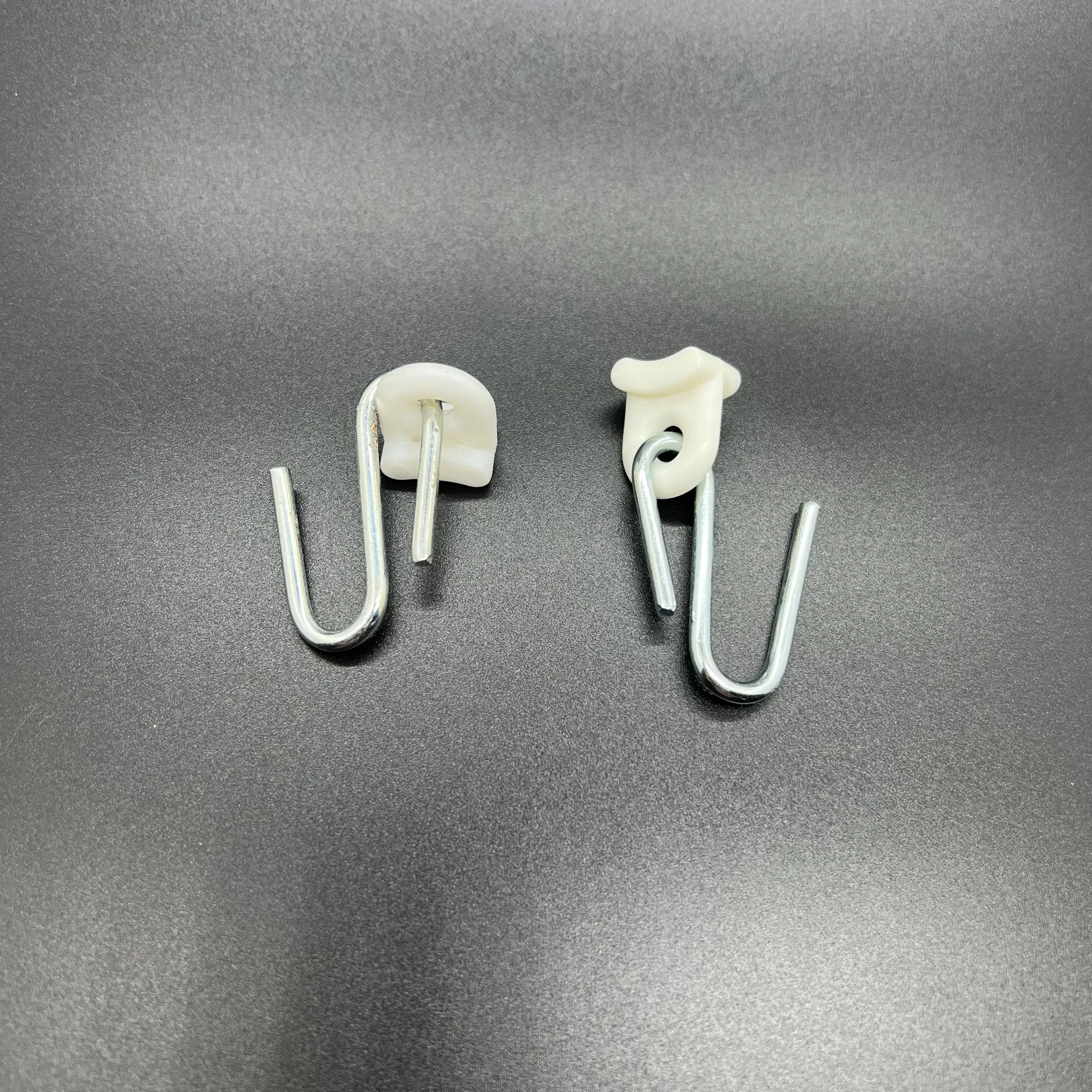 curtain hooks-Iron galvanized steel hanger with white plastic awning components
