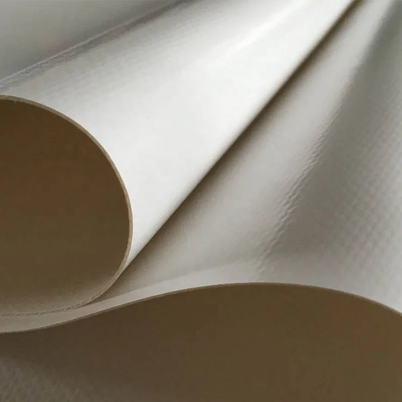 Огнестойкая 850 г до 1500 г акриловая обработка растягивающаяся мембранная структура ткань с ПВХ покрытием для тентового покрытия крыши