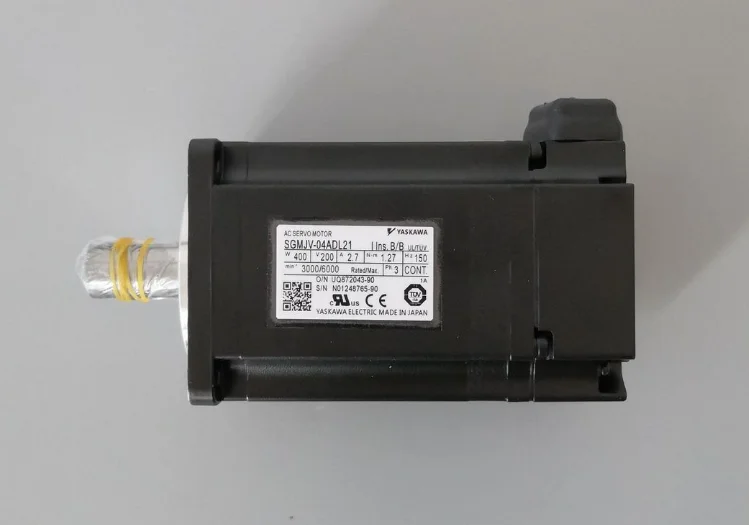 New YASKAWA AC SERVO MOTOR SGMJV-08ADE6S Single Phase Motor