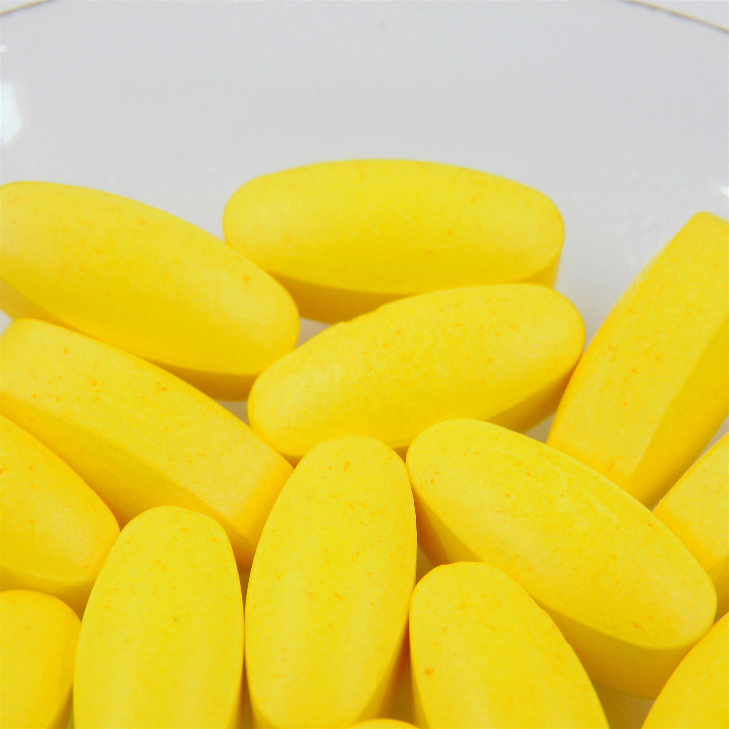 Nutritional supplement vitamin C 950mg fruit and peach chewable tablets enhance human immunity