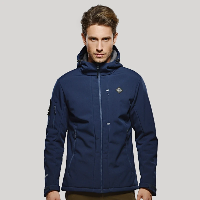 The new fashion softshell jacket waterproof and windbreaker softshell jacket men fleece lining