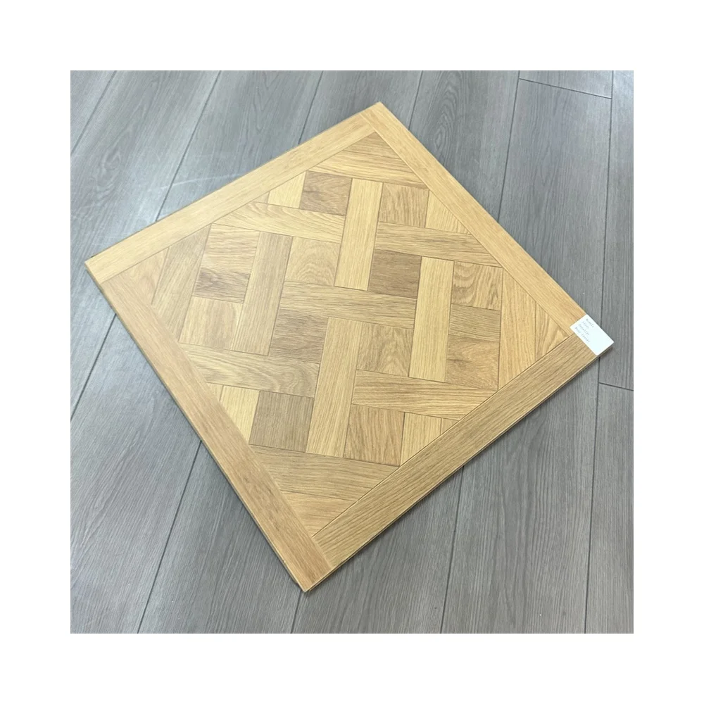 Factory Customized Pattern 10mm 12mm HDF Parquet Wooden Flooring Laminate Flooring