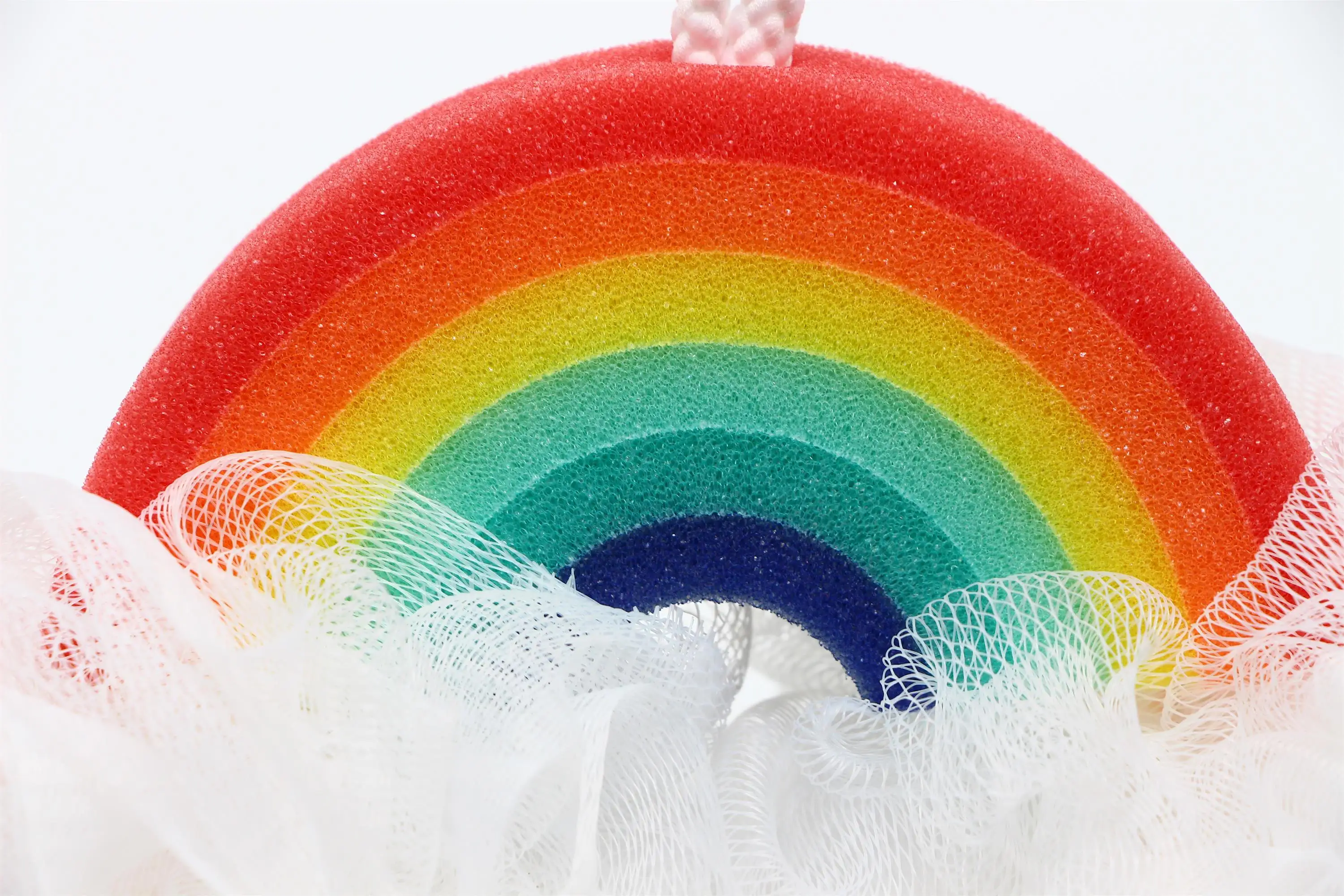 Perfect Quality colorful rainbow bath sponge mesh bath brush for kids bath ball wholesaler