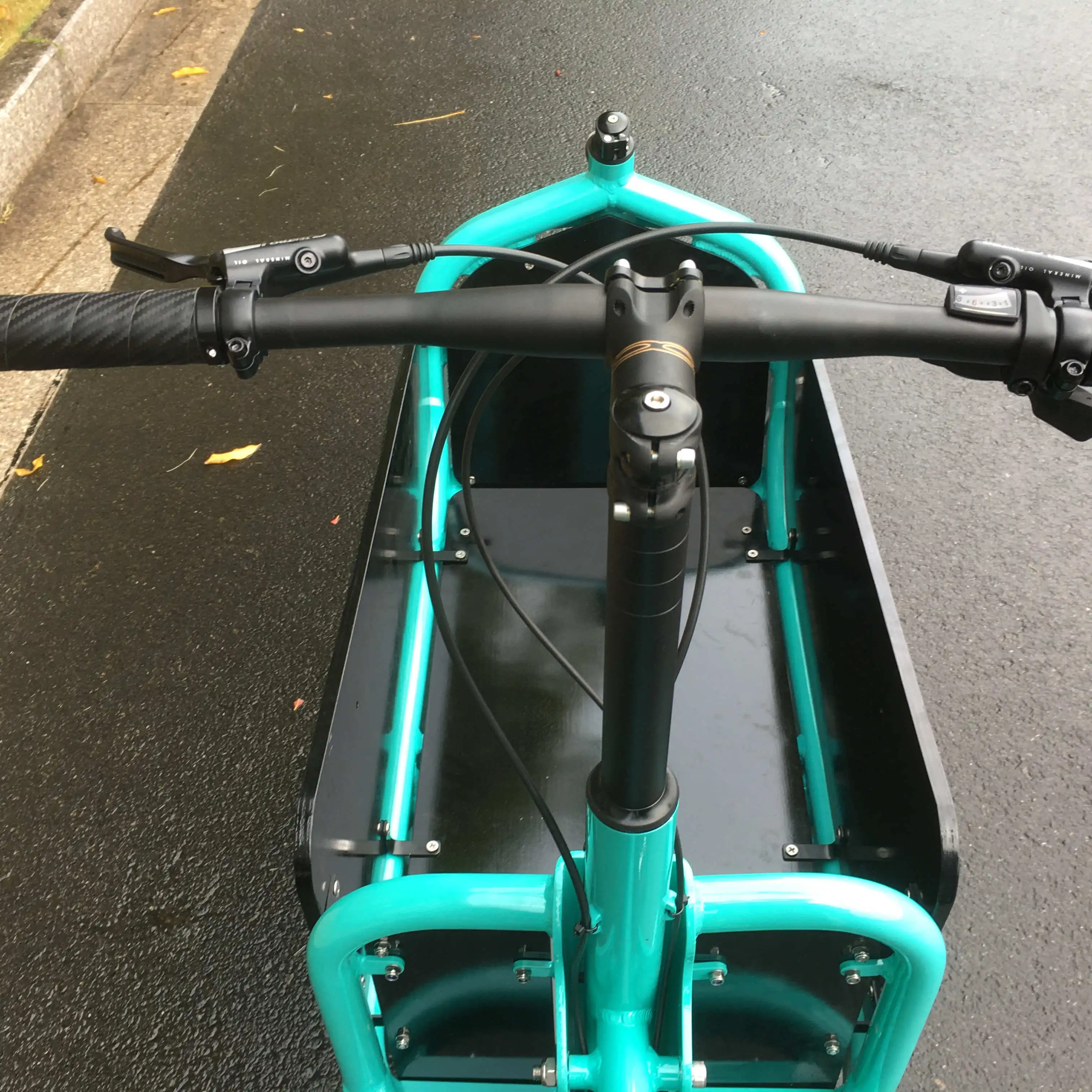 EU stock warehouse 2 wheel city bike cargo bike bicycle with front box Bafang motor family transport cargo bikes electric eu