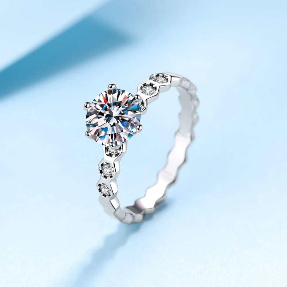 Artificial Cultured Gemstone 1CT Moissanite Diamond Engagement Ring Fine jewelry Beehive Style Girl 925 Sterling Silver Ring