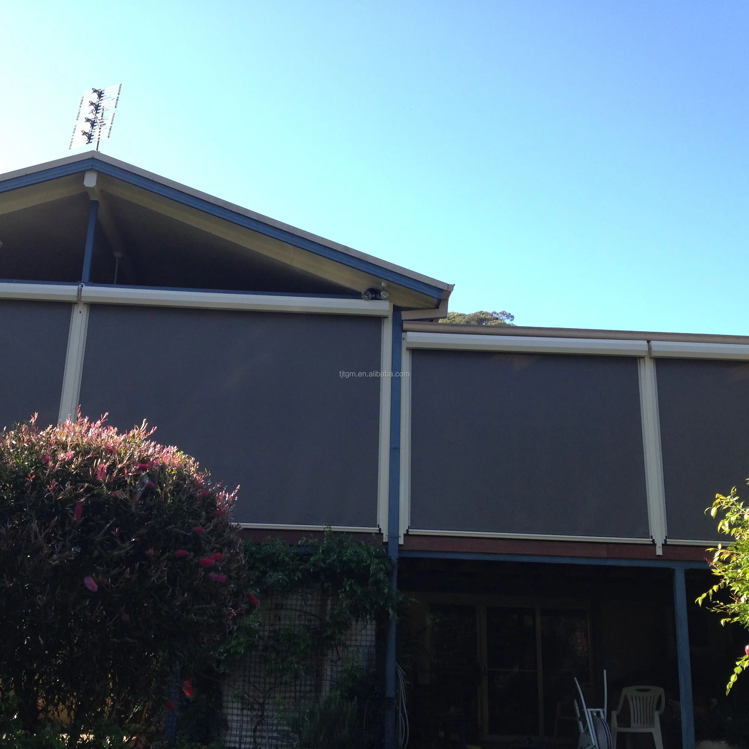 
Factory Wholesale Motorized Roller Blinds Machine motorized windy protect side track zipper fabric roller blinds 