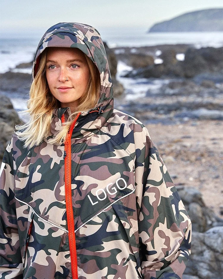 Customized Camouflage Printing Changing Jacket Recycled Thick Hooded Waterproof Unisex Warm Beach Changing Robe Poncho