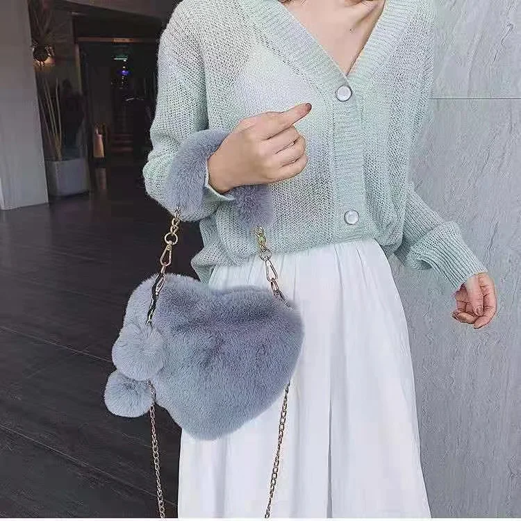 2023 Ladies Fashion Heart Shaped Fur Plush Handbags Fluffy Crossbody Bags Women Shoulder Bags Tote Bag Purse