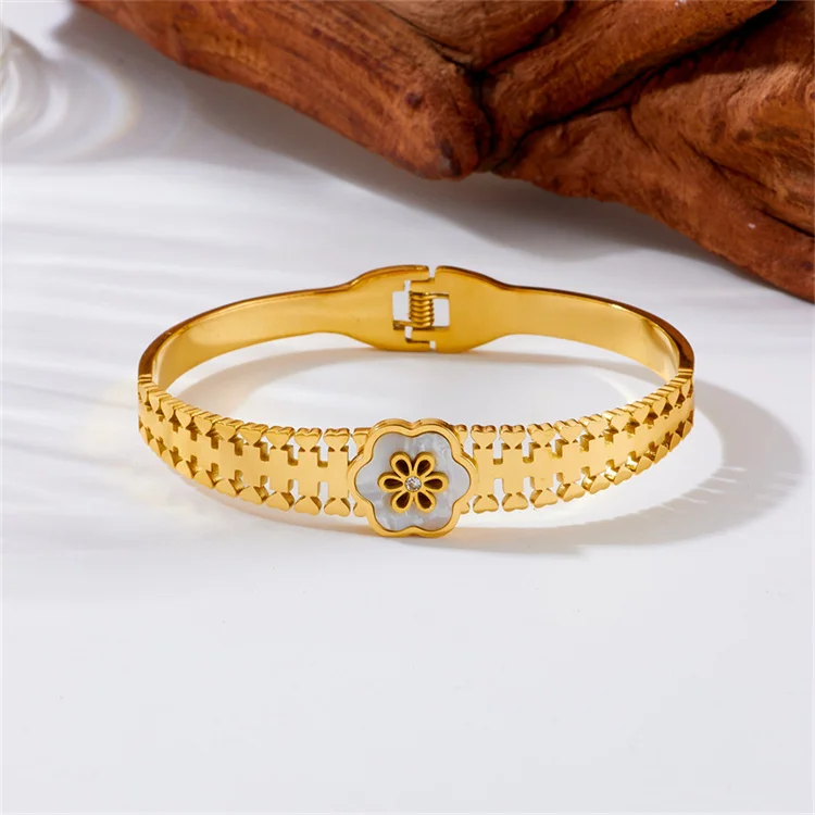 Factory Direct Sale Personalized Design Small Shell Flower Bracelet Stainless Steel Bracelet for Women