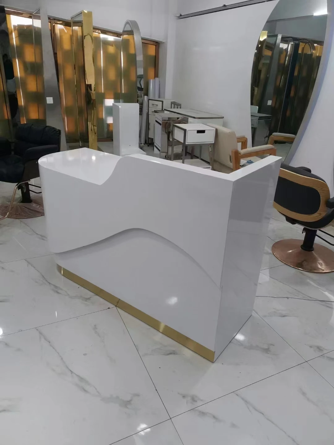 2022 Hot Sale  LED Half-Round Mirror Station Used  Total Station For Sale Lighted Salon Stations 10 Years Life