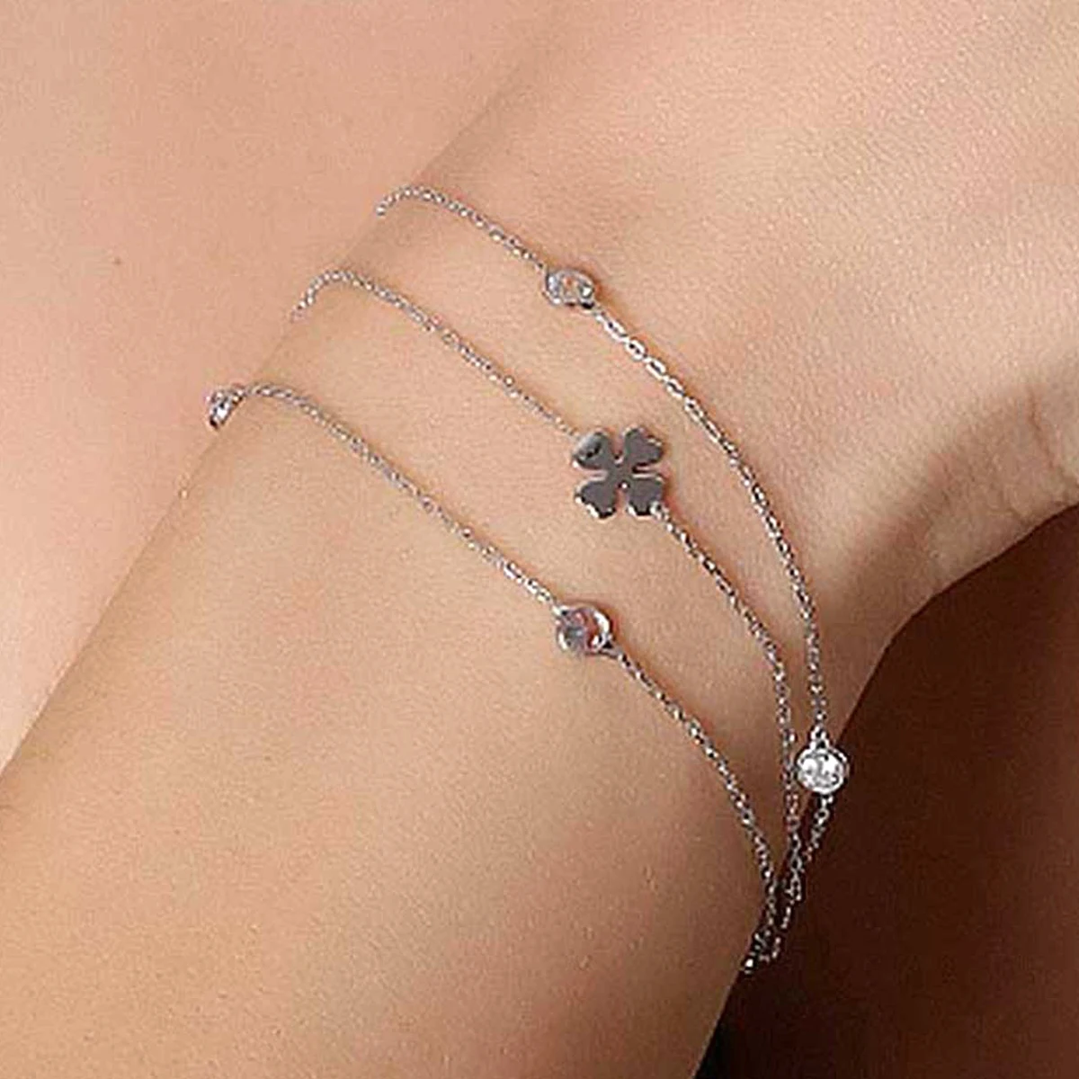 Женский минималистичный браслет из серебра 925 пробы с бусинами