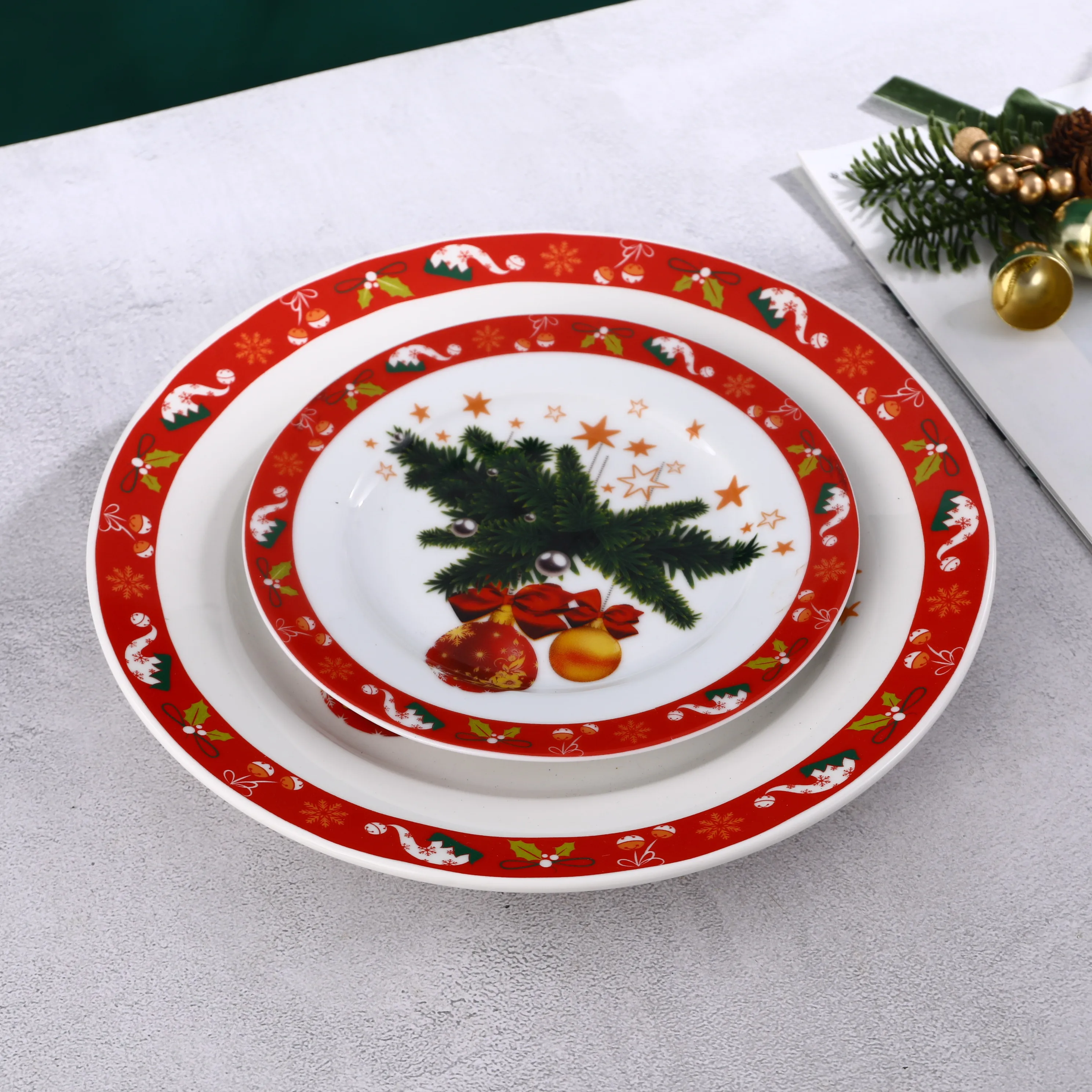2024 Home Decoration Personalized Christmas Ceramic Plates And Bowls Tableware Set