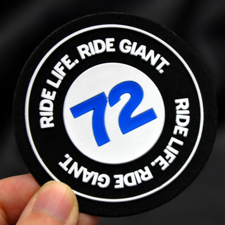 Custom OEM custom 3d name rubber pvc clothing school logo patches parches para ropa