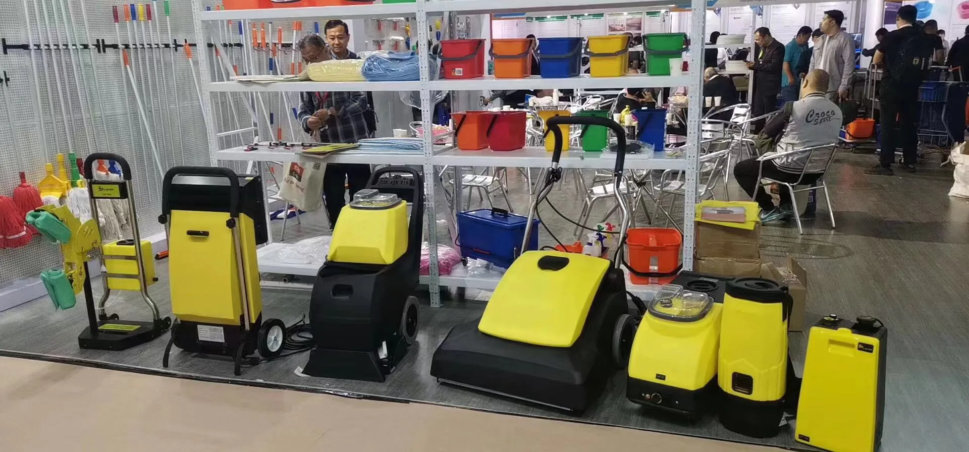 Carpet maintainer dry extractor carpet cleaning machine