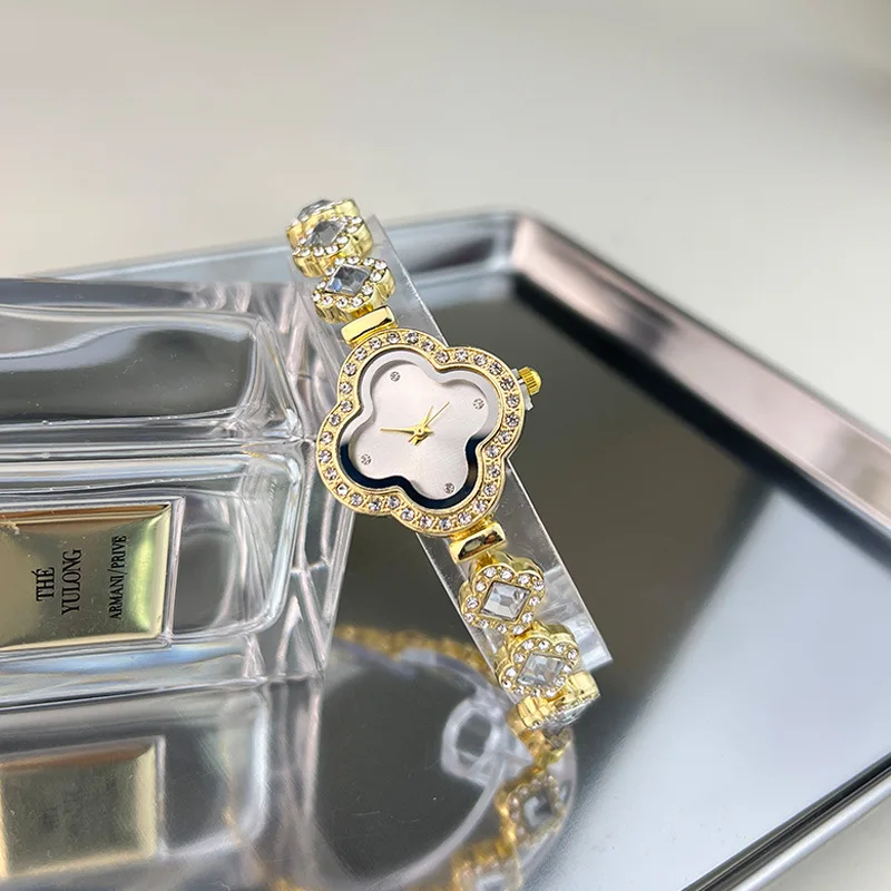 Hifive New Design Classic four-leaf Small Watch Stainless Steel Waterproof Slim Stone Quartz Small Watch For Women