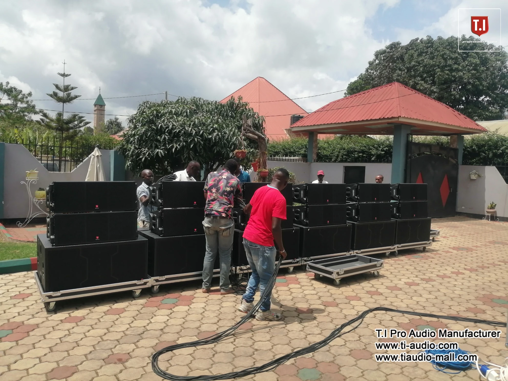 Профессиональная 800 Вт двойная 12-дюймовая двухсторонняя линейная система внутреннего/наружного пассивного активного звукового оборудования с деревянным корпусом