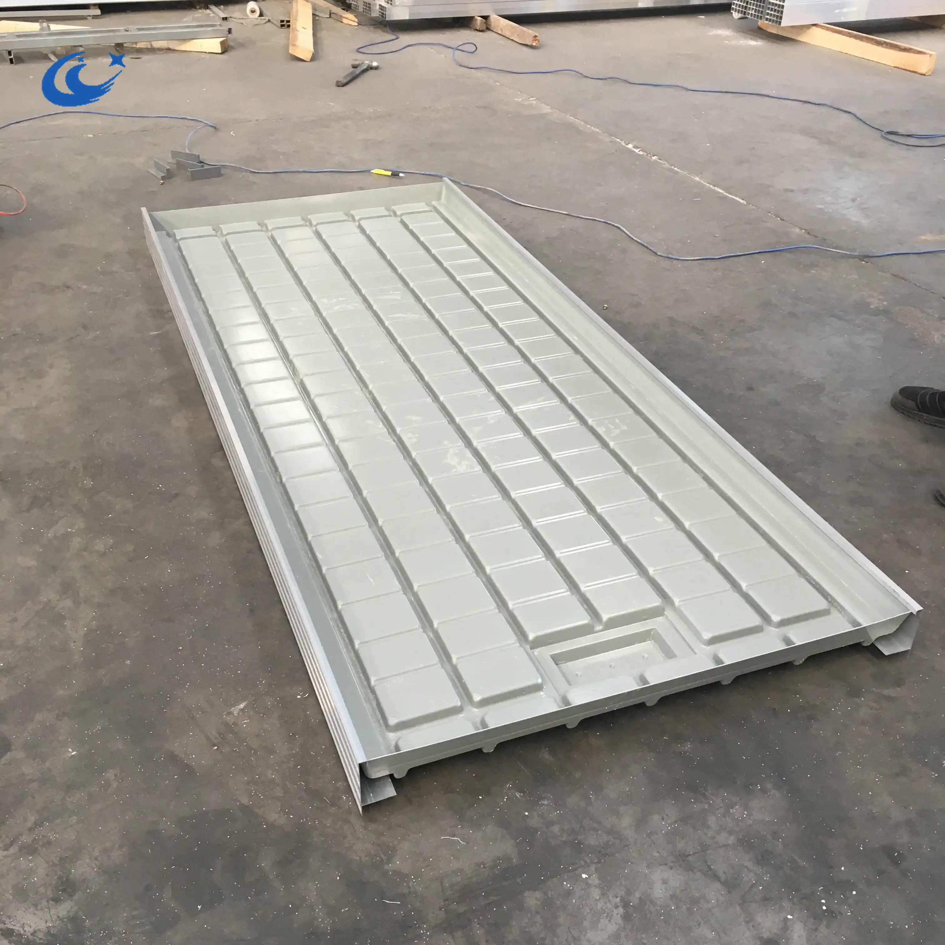 Hydroponic Flood Tray With Rolling Bench
