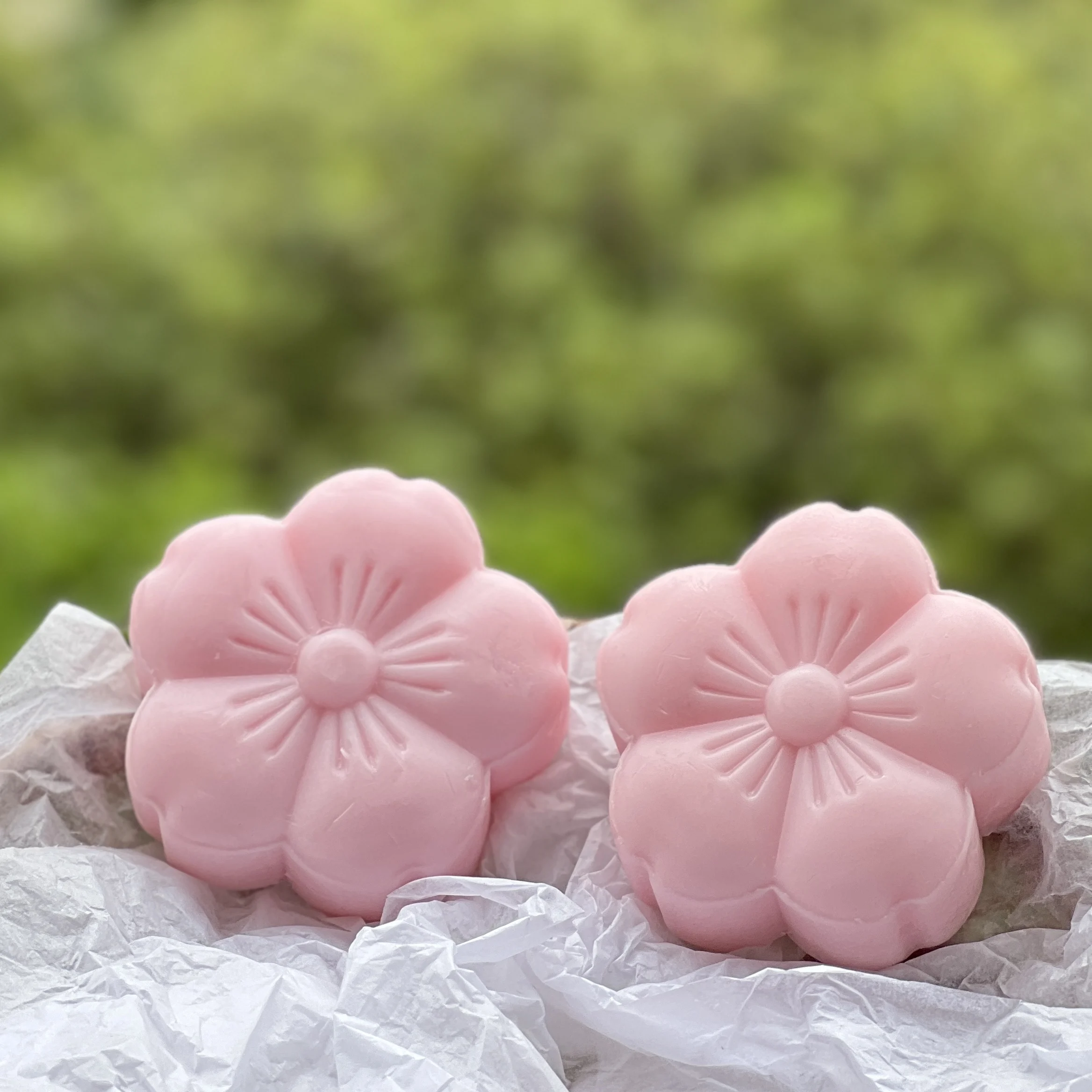 OEM Shea Butter Sakura Flower Herbal Essential Oil Soap Cherry Blossom Stretch Mark Soap Beauty Bleaching Soap For Dark Skin