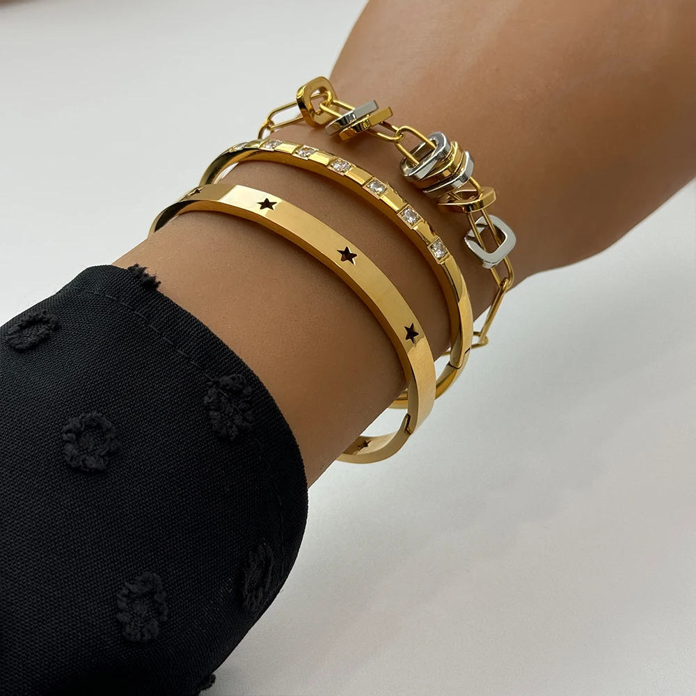 2024 New Stainless Steel Waterproof Jewelry Set 18k Gold Plated Geometric Pendant Necklace Paper Clip Chain Bracelet MK3858