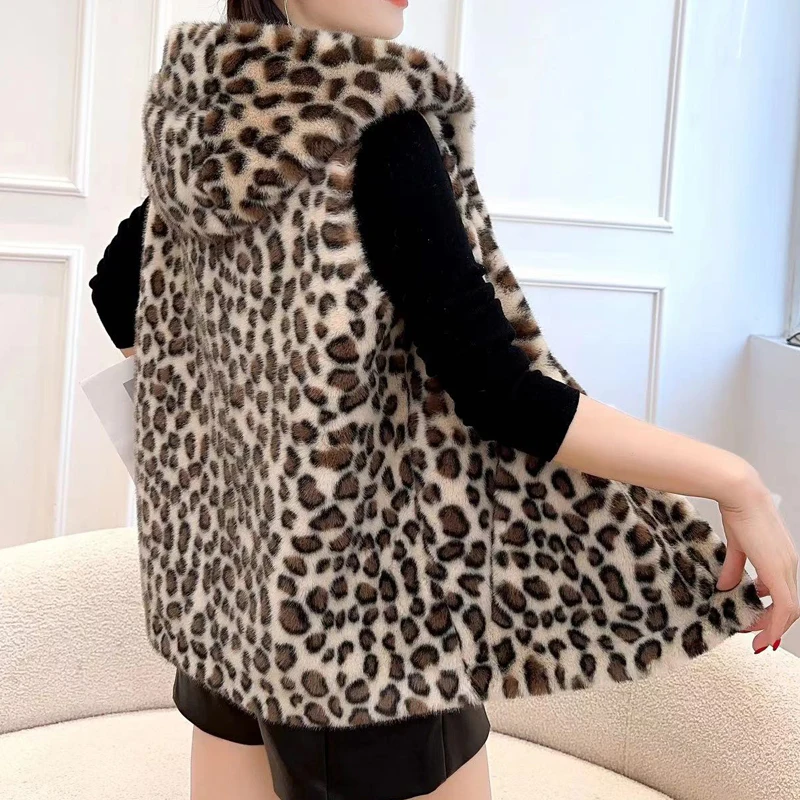Factory Wholesale Smooth Hot Selling Leopard-print Faux Fur Coat for Women Faux  Fur Fashion Wild Leopard-print Fur Vest