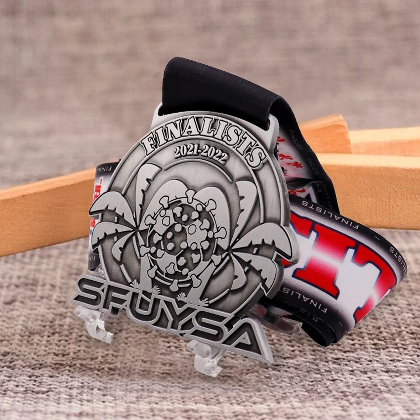 China Factory Design Metal Souvenir Medal Custom Logo Engraving Silvering Copper Plating Medal Old Antique Medal