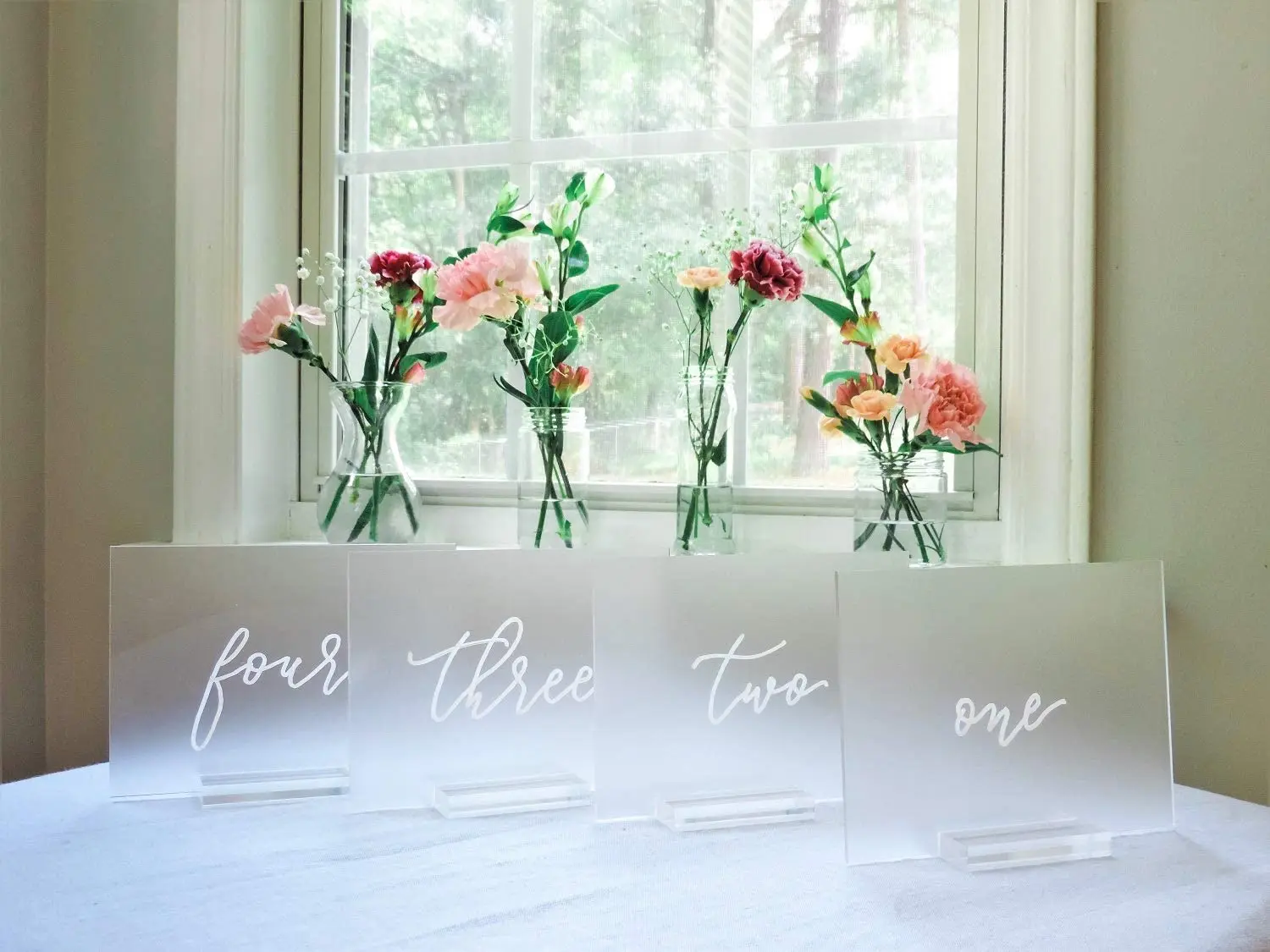 High-Quality Frosted Acrylic Rectangle Place Cards For Wedding Table Numbers With Stands