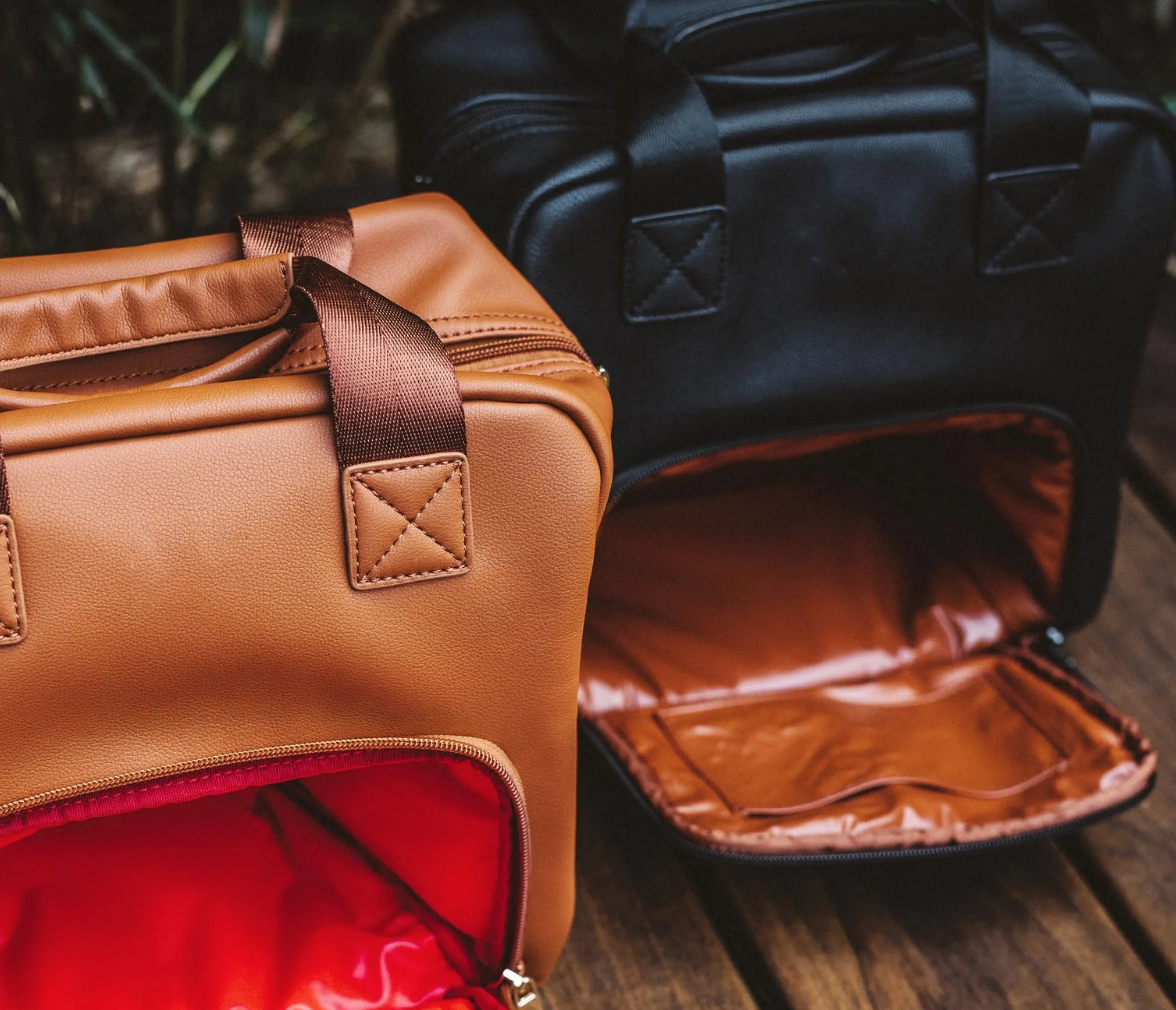 Black Lunch Box Bag For Men & Women Portable Leather Small Lunch Cooler Bag Handheld Insulated Lunch Bag