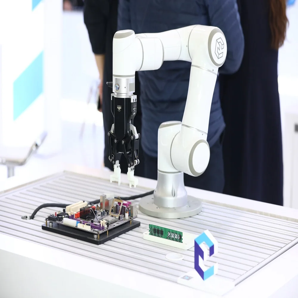 EC66 220V_ 3kg payload_ 6 axis cobot_  Packing Electronic Component_ ELITE ROBOTSS