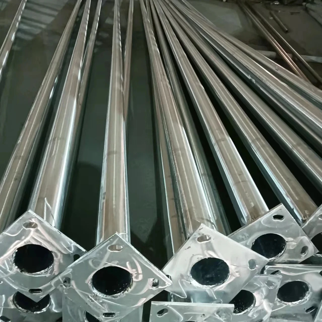 Sea Shipping Customized Hot Dip Galvanized Solar Street Light Poles 5m 8m 10m Powder Coated Carbon Steel Q235 Poles For Road