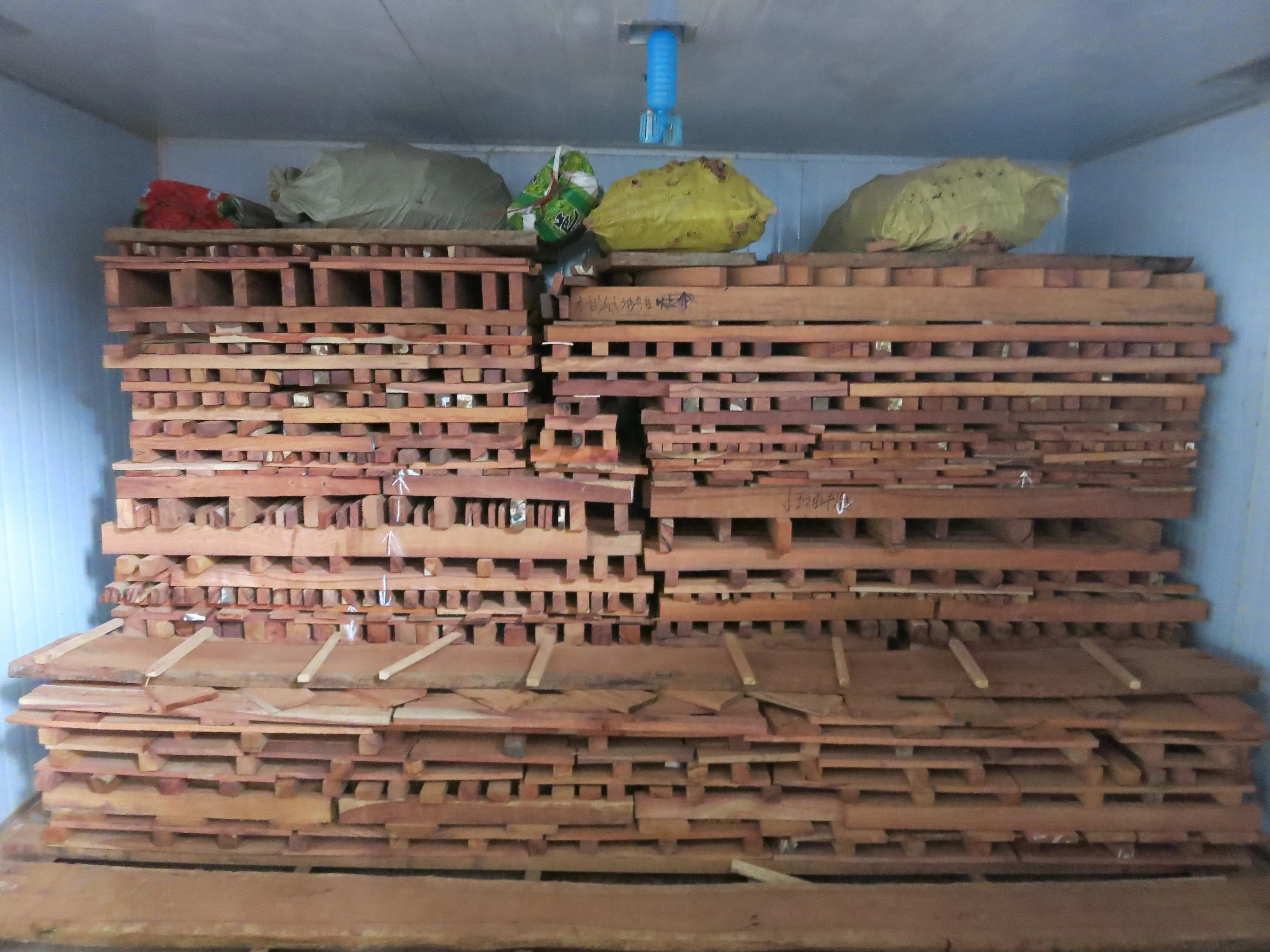 Hot air Timber pine wood Drying Machine Furniture dryer oven chamber and Wood Plank Heat Pump Dryer