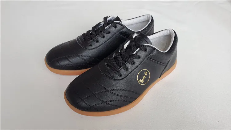 sports shoes sneakers